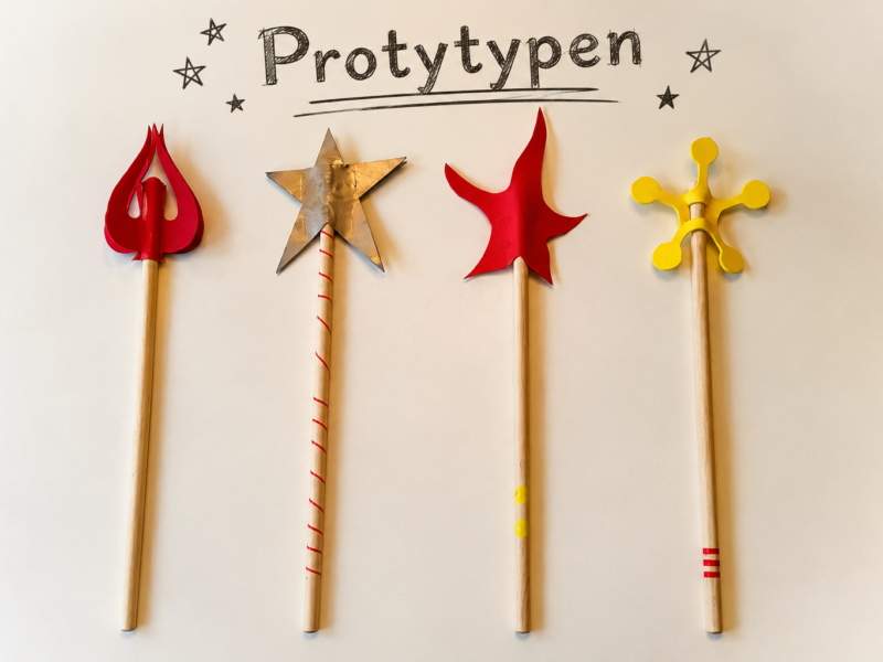 Prototypen mit vier Zauberstäben Prototypen mit vier Zauberstäben